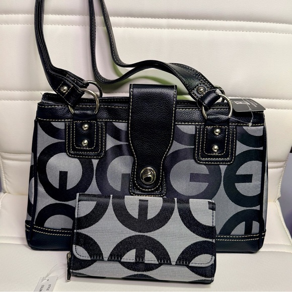 Fashion Bug Handbags - Fashion Bug Black and Gray Satchel Set